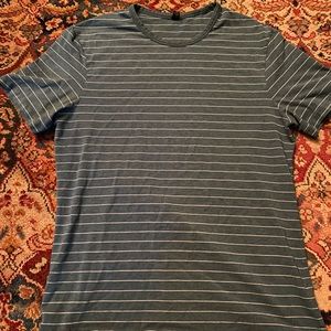 Lululemon Men’s L tee